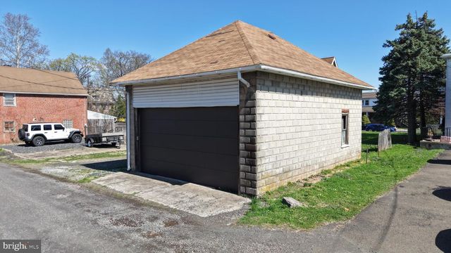 418 DERSTINE AVE, Lansdale, PA 19446