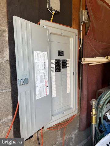 418 DERSTINE AVE, Lansdale, PA 19446