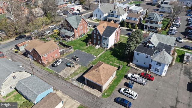 418 DERSTINE AVE, Lansdale, PA 19446