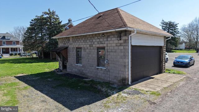 418 DERSTINE AVE, Lansdale, PA 19446