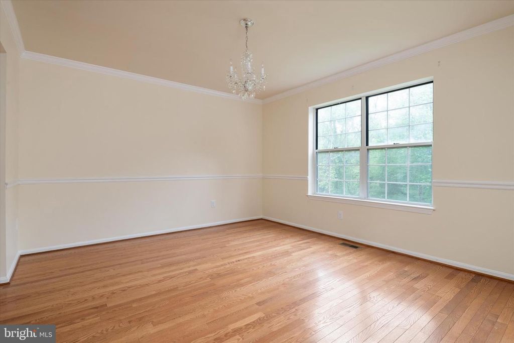 Image 10 of property listing at 7912 KARA CT, Greenbelt, MD 20770