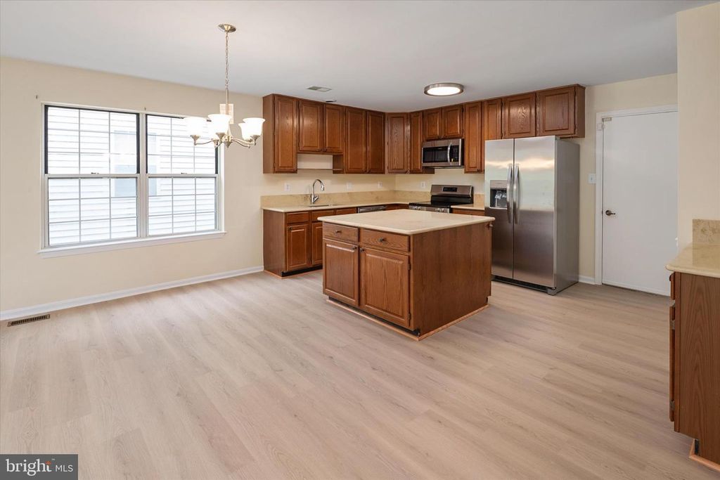 Image 13 of property listing at 7912 KARA CT, Greenbelt, MD 20770