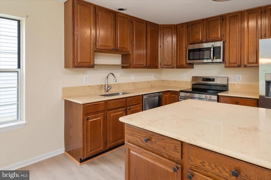 Image 15 of property listing at 7912 KARA CT, Greenbelt, MD 20770