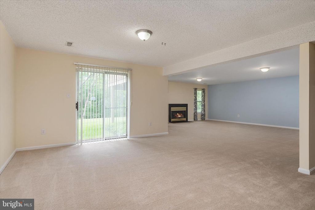 Image 37 of property listing at 7912 KARA CT, Greenbelt, MD 20770