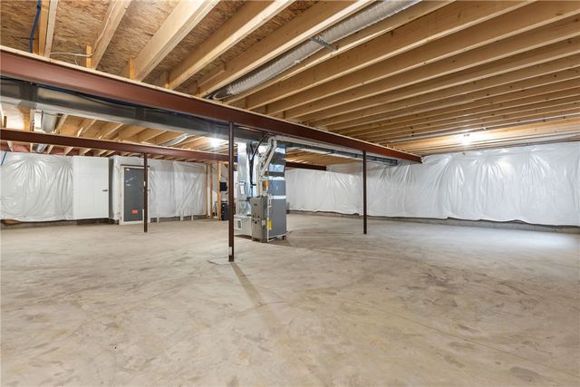 10 Maple Hill, South Franklin, PA 15301