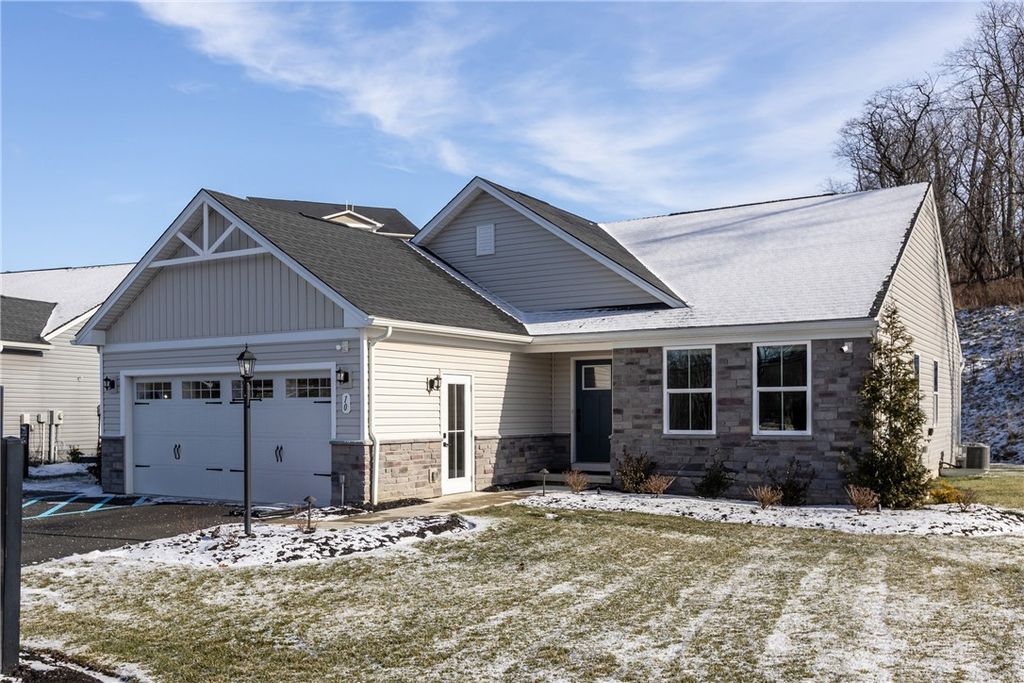 10 Maple Hill, South Franklin, PA 15301