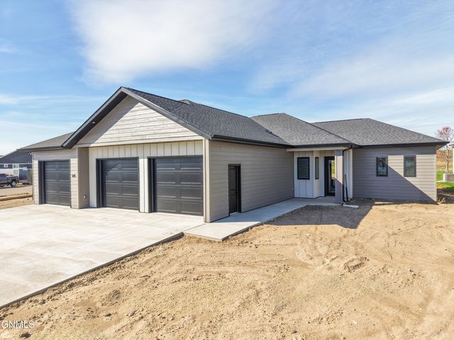 500 Shale Drive, Bismarck, ND 58503 property photo