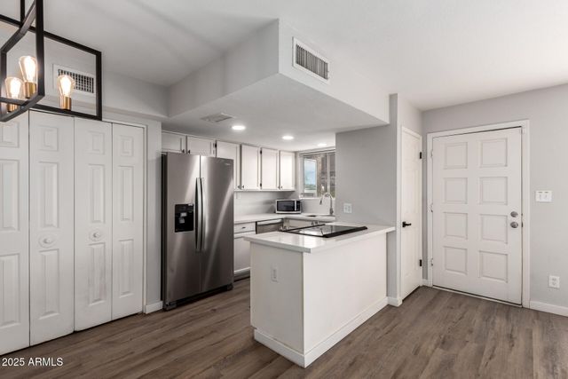 16225 N 30TH Street 1, Phoenix, AZ 85032