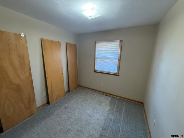 7130 Englewood Drive, Lincoln, NE 68510