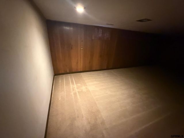 7130 Englewood Drive, Lincoln, NE 68510