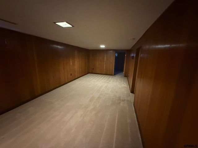 7130 Englewood Drive, Lincoln, NE 68510