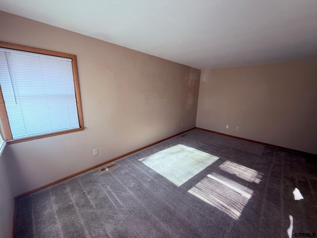 7130 Englewood Drive, Lincoln, NE 68510