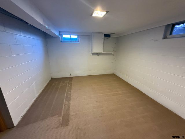 7130 Englewood Drive, Lincoln, NE 68510