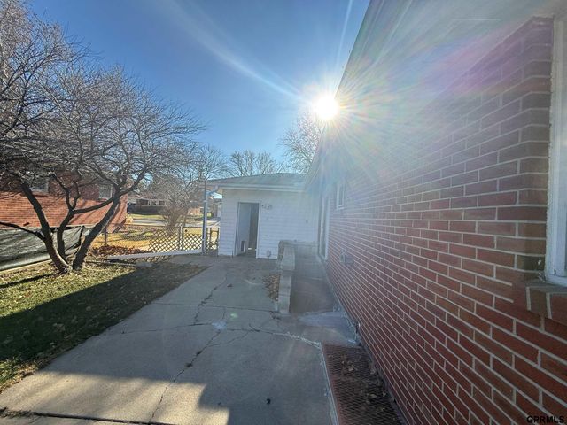 7130 Englewood Drive, Lincoln, NE 68510