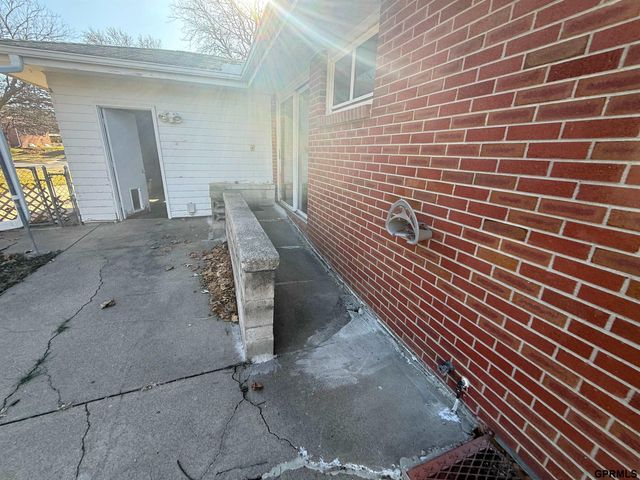 7130 Englewood Drive, Lincoln, NE 68510