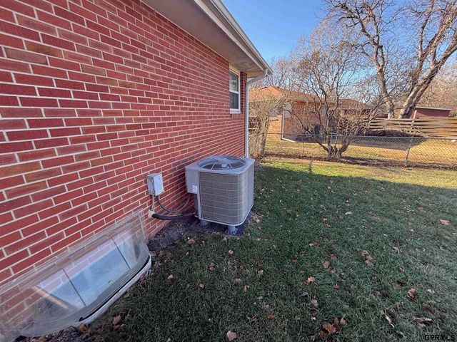 7130 Englewood Drive, Lincoln, NE 68510