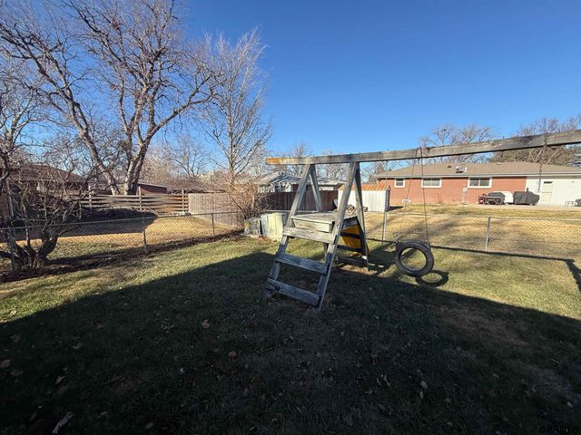 7130 Englewood Drive, Lincoln, NE 68510