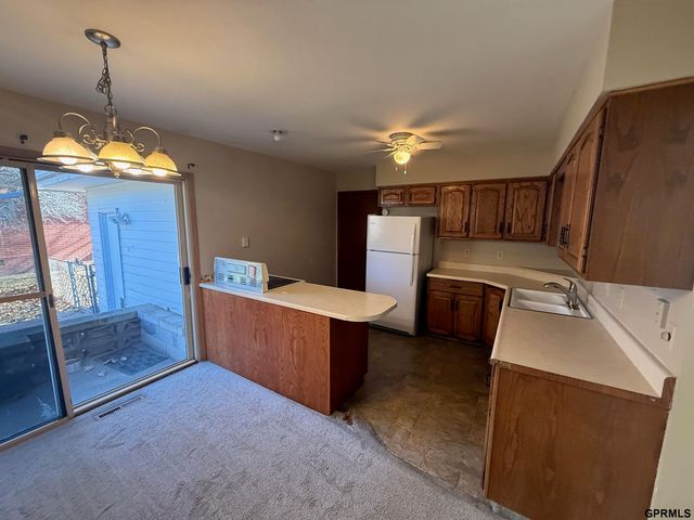 7130 Englewood Drive, Lincoln, NE 68510