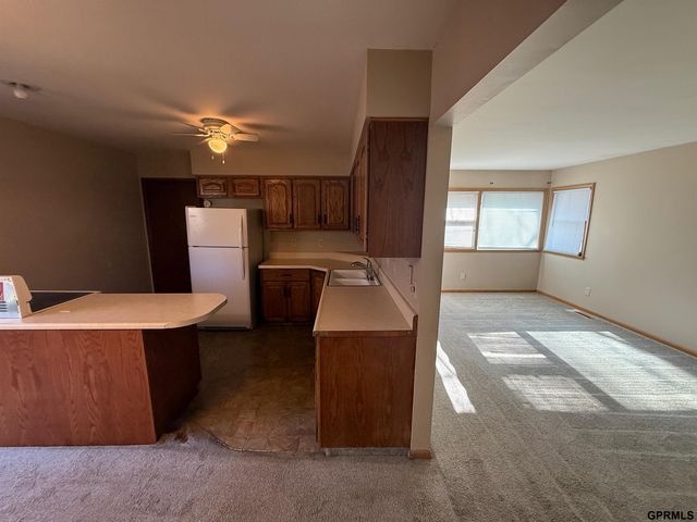 7130 Englewood Drive, Lincoln, NE 68510