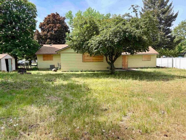 1010 N Fox Rd, Spokane, WA 99206