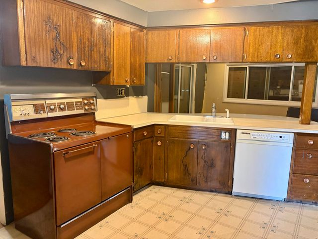 1010 N Fox Rd, Spokane, WA 99206