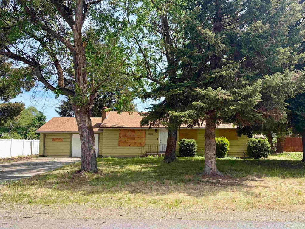 1010 N Fox Rd, Spokane, WA 99206