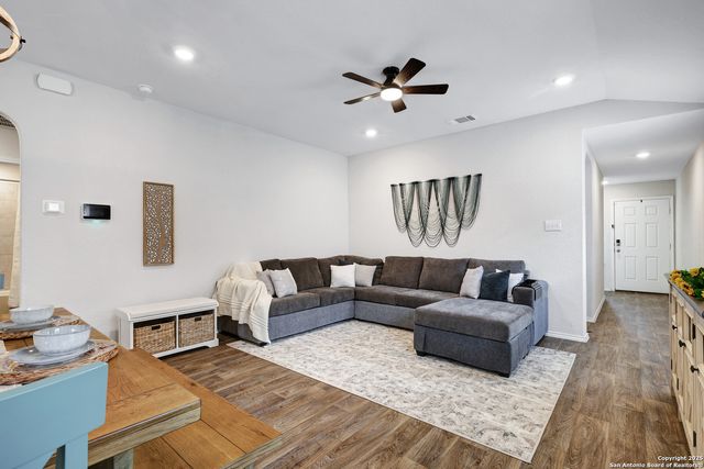 3446 Angus Xing, San Antonio, TX 78245