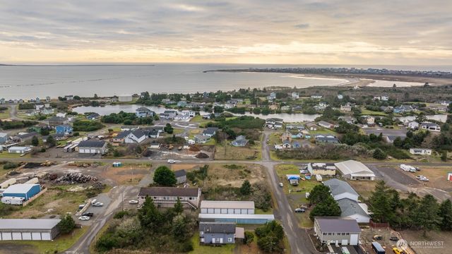 971 Point Brown Avenue SE, Ocean Shores, WA 98569