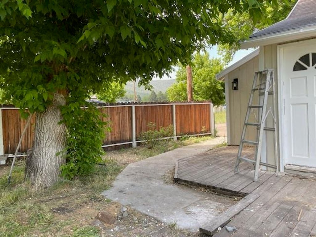 213 Willow Street, Loyalton, CA 96118