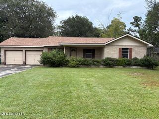 1524 Courthouse Road, Gulfport, MS 39507