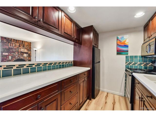 1008 N Corona St 502, Denver, CO 80218
