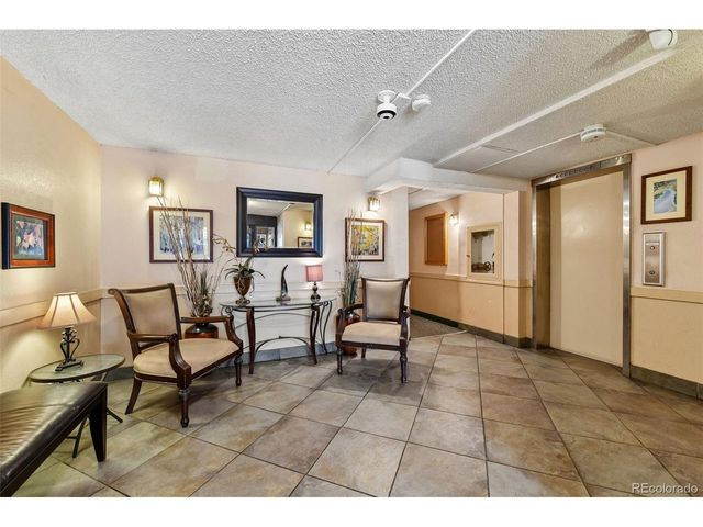 1008 N Corona St 502, Denver, CO 80218