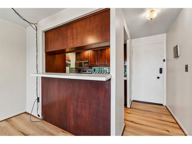 1008 N Corona St 502, Denver, CO 80218