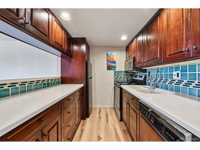 1008 N Corona St 502, Denver, CO 80218