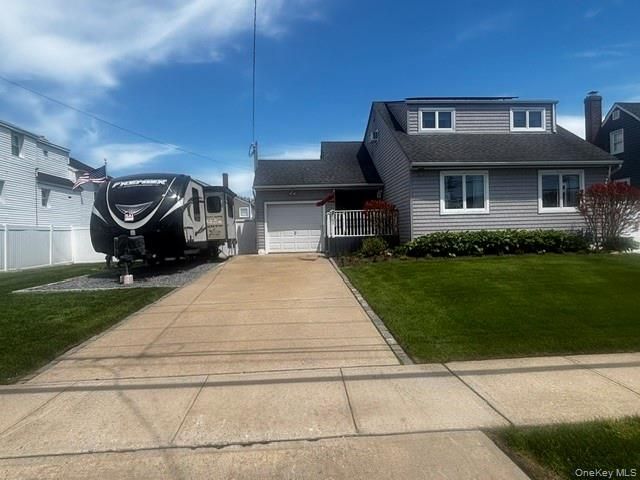 101 Buena Vista Boulevard, Lindenhurst, NY 11757