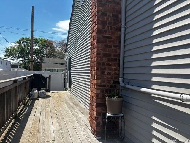 101 Buena Vista Boulevard, Lindenhurst, NY 11757