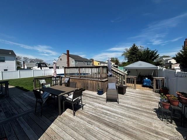 101 Buena Vista Boulevard, Lindenhurst, NY 11757