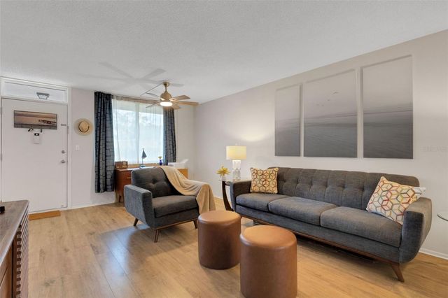 5095 BAY STREET NE 107, St Petersburg, FL 33703