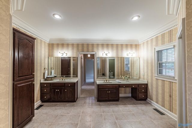 3021 Boundary Oaks Drive, Owens Cross Roads, AL 35763