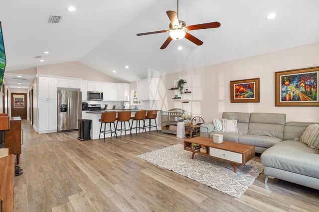 5841 Oak St, Elkton, FL 32033