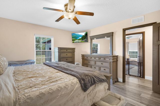 5841 Oak St, Elkton, FL 32033