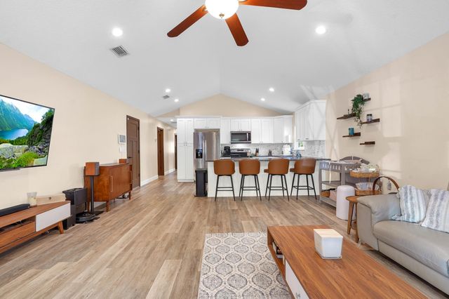 5841 Oak St, Elkton, FL 32033