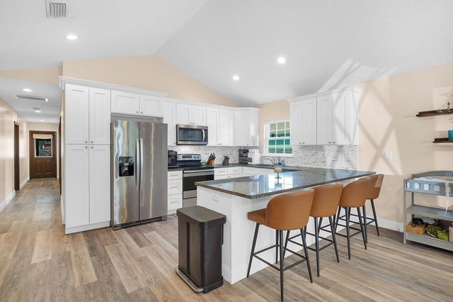 5841 Oak St, Elkton, FL 32033