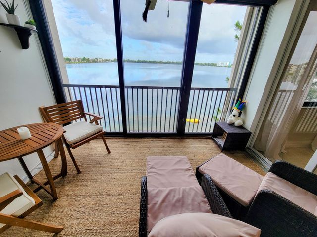 111 Lake Emerald Drive 406, Oakland Park, FL 33309