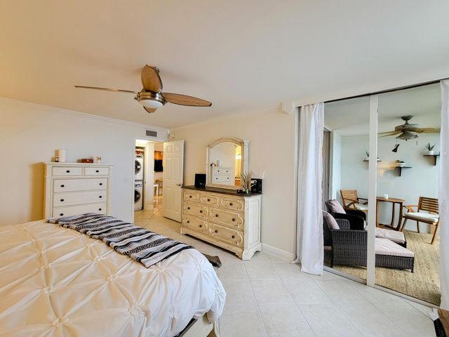 111 Lake Emerald Drive 406, Oakland Park, FL 33309
