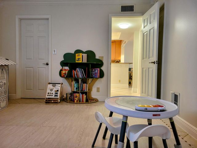 111 Lake Emerald Drive 406, Oakland Park, FL 33309