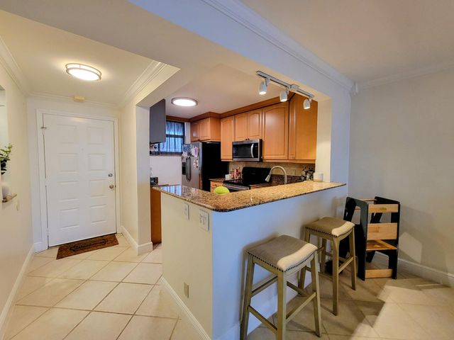 111 Lake Emerald Drive 406, Oakland Park, FL 33309