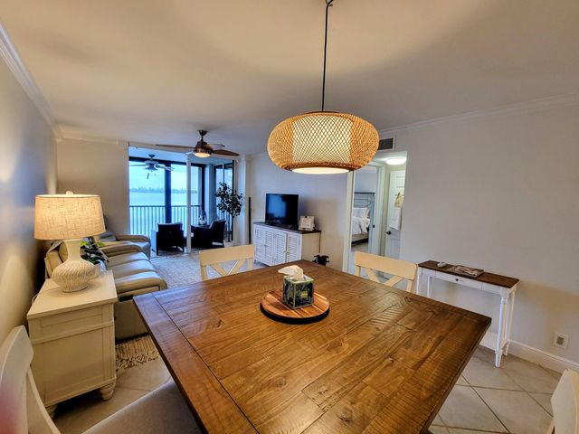 111 Lake Emerald Drive 406, Oakland Park, FL 33309