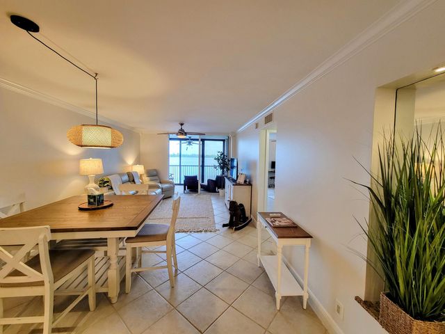 111 Lake Emerald Drive 406, Oakland Park, FL 33309