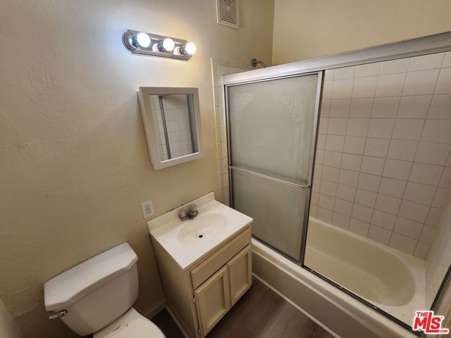 526 W 47th Street, Los Angeles, CA 90037